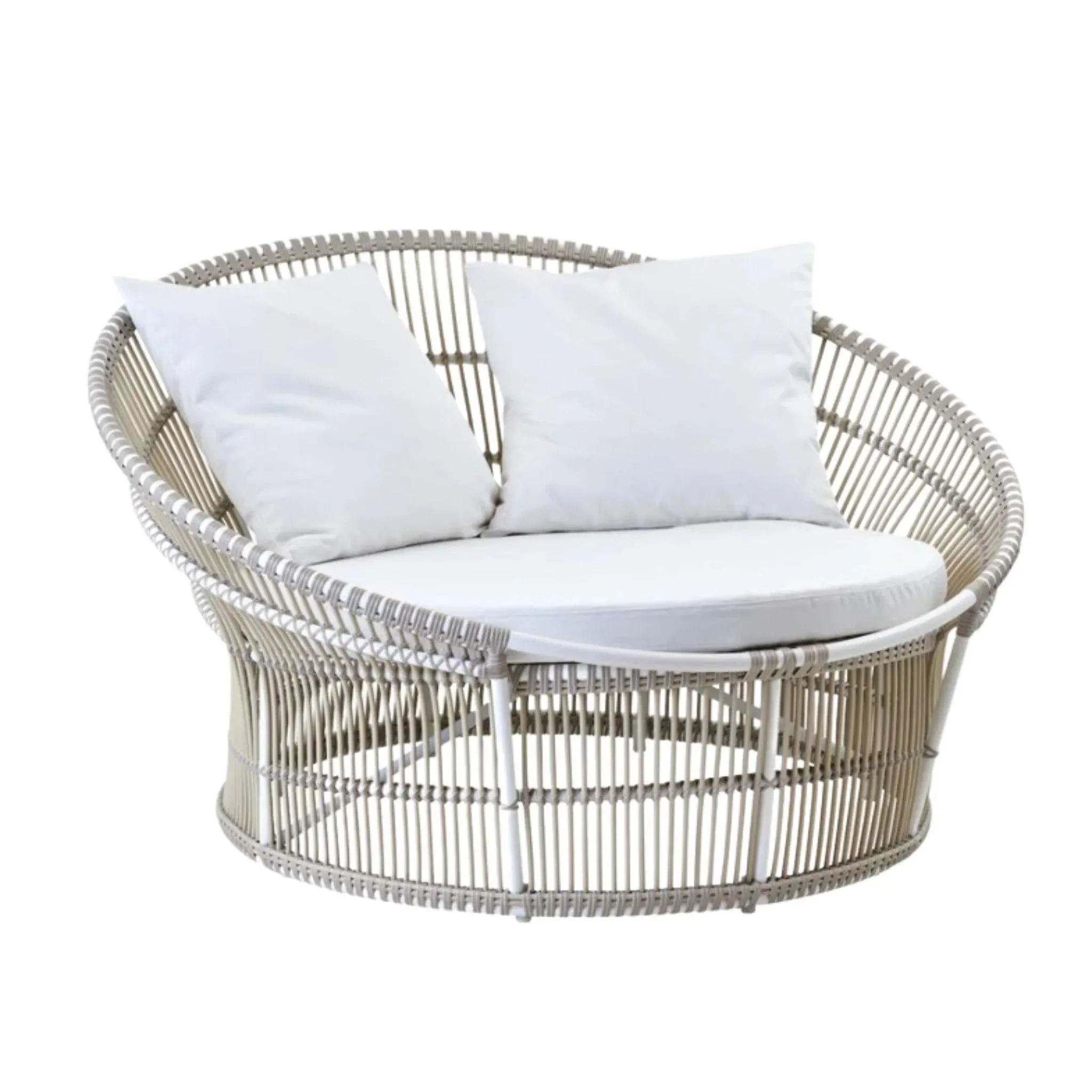 AluRattan™ Round Nest Chair - Available in Three Colors