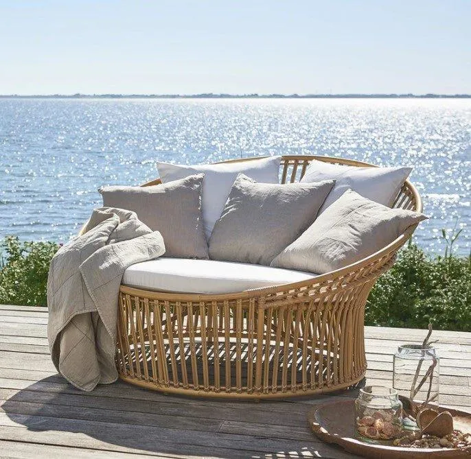 AluRattan™ Round Nest Chair - Available in Three Colors