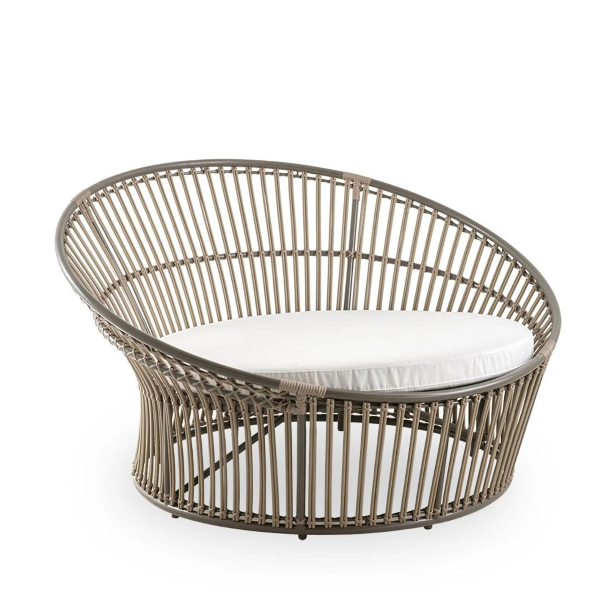 AluRattan™ Round Nest Chair - Available in Three Colors